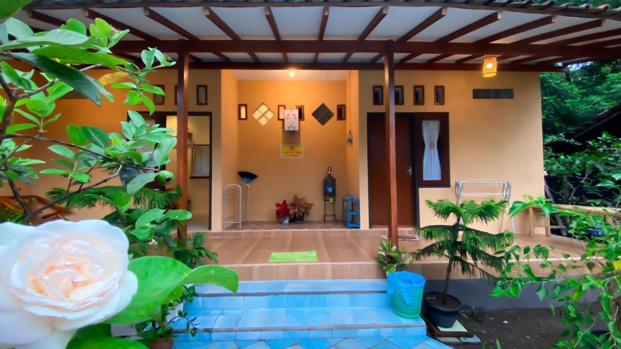 Nitha Homestay バニュワンギ エクステリア 写真