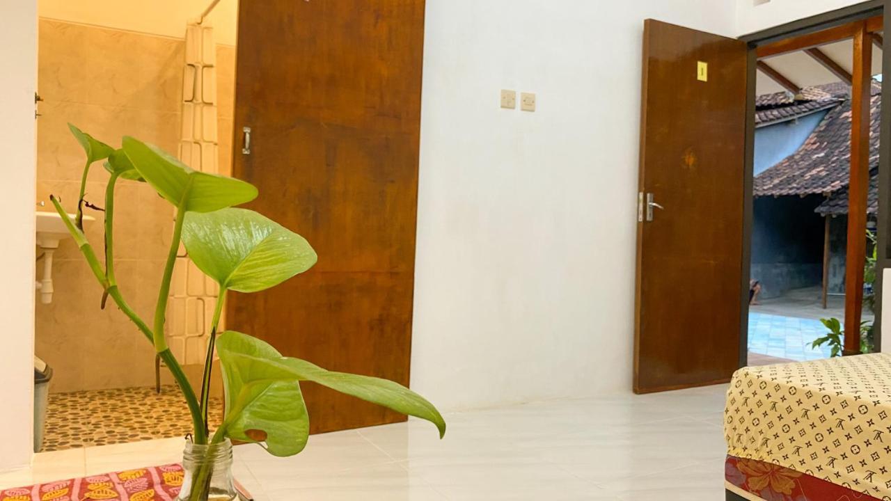Nitha Homestay バニュワンギ エクステリア 写真
